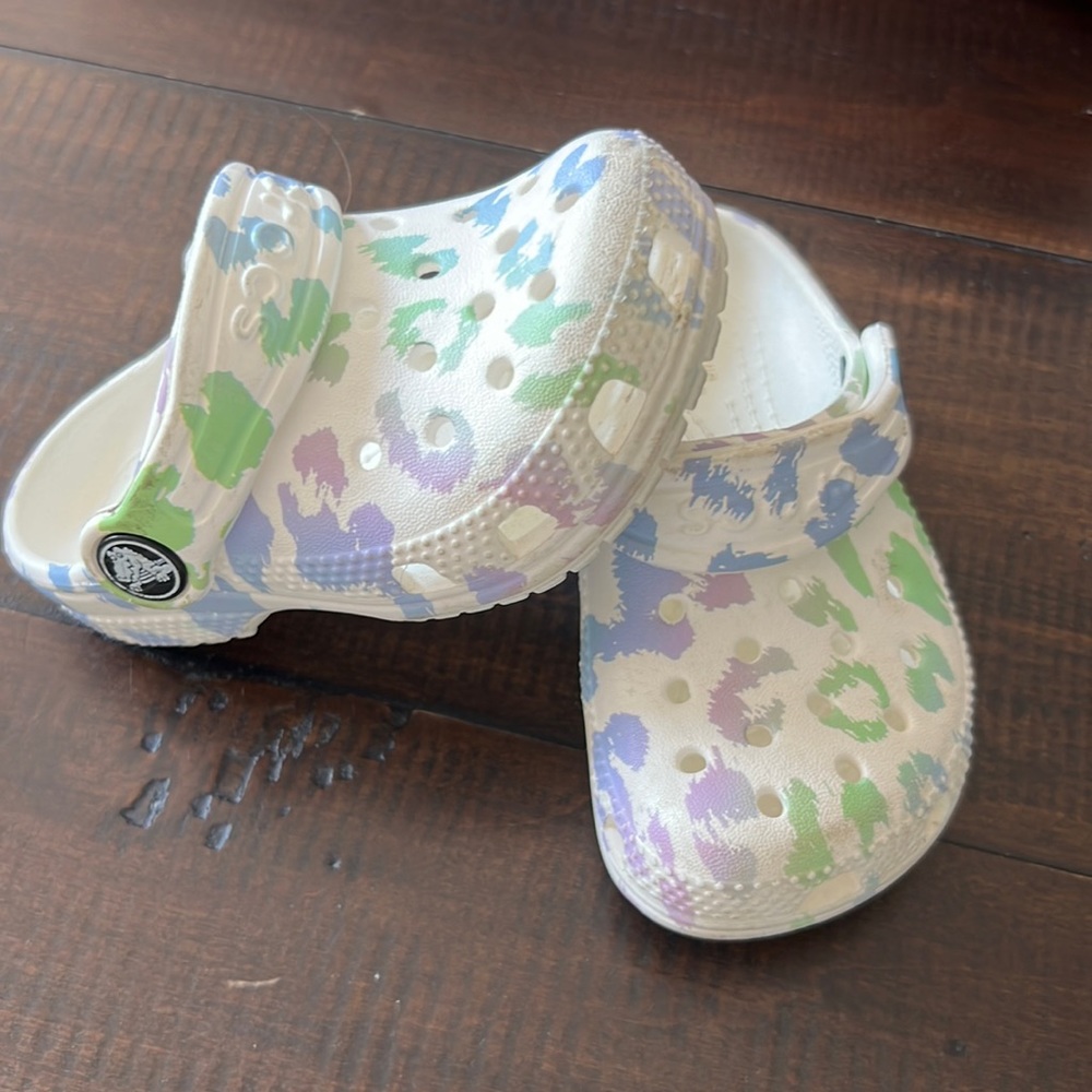 Kids crocs size 6 (toddler)